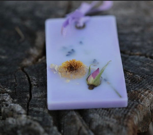 Lavender cedarwood soy wax sachet with dried flowers!